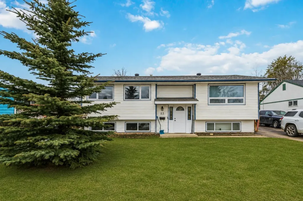 23 Clark Crescent Fort Mcmurray AB T9H 1M8