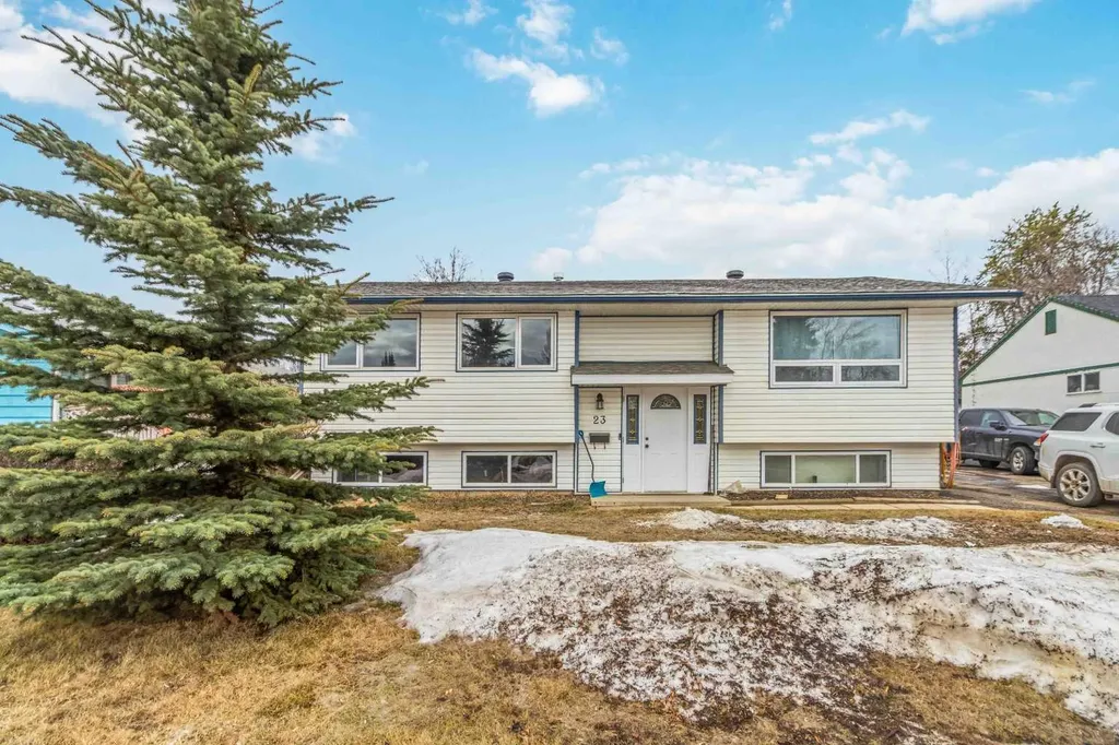 23 Clark Crescent Fort Mcmurray AB T9H 1M8