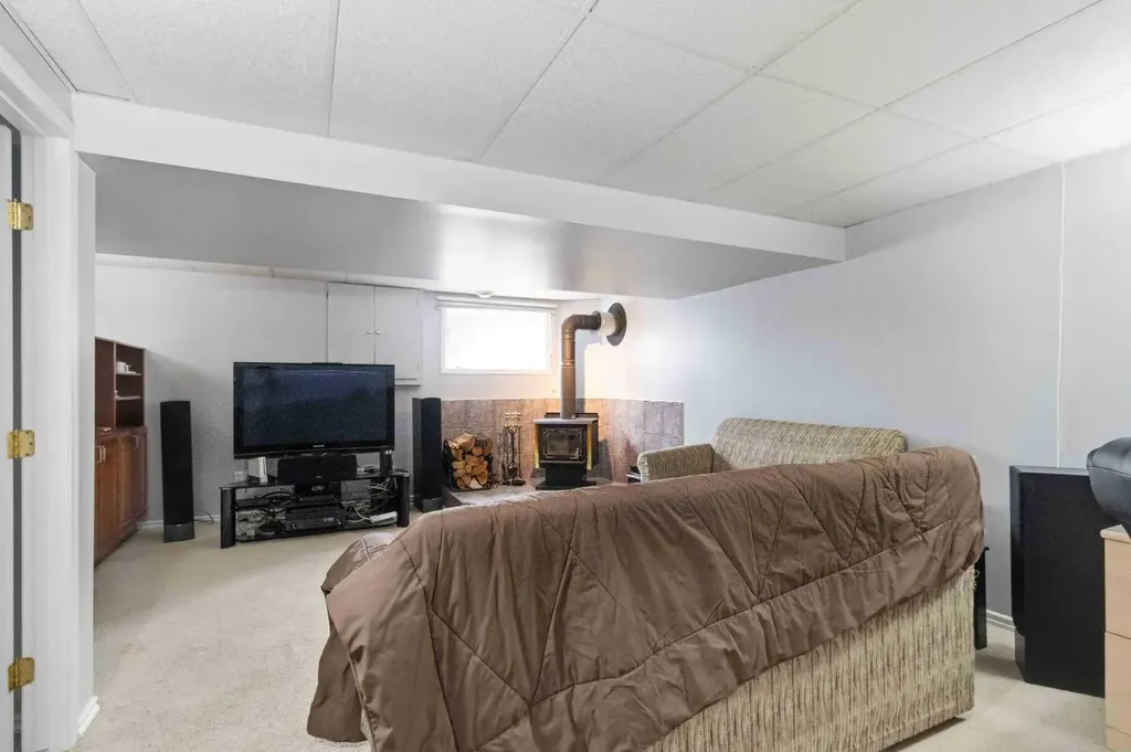 23 Clark Crescent Fort Mcmurray AB T9H 1M8