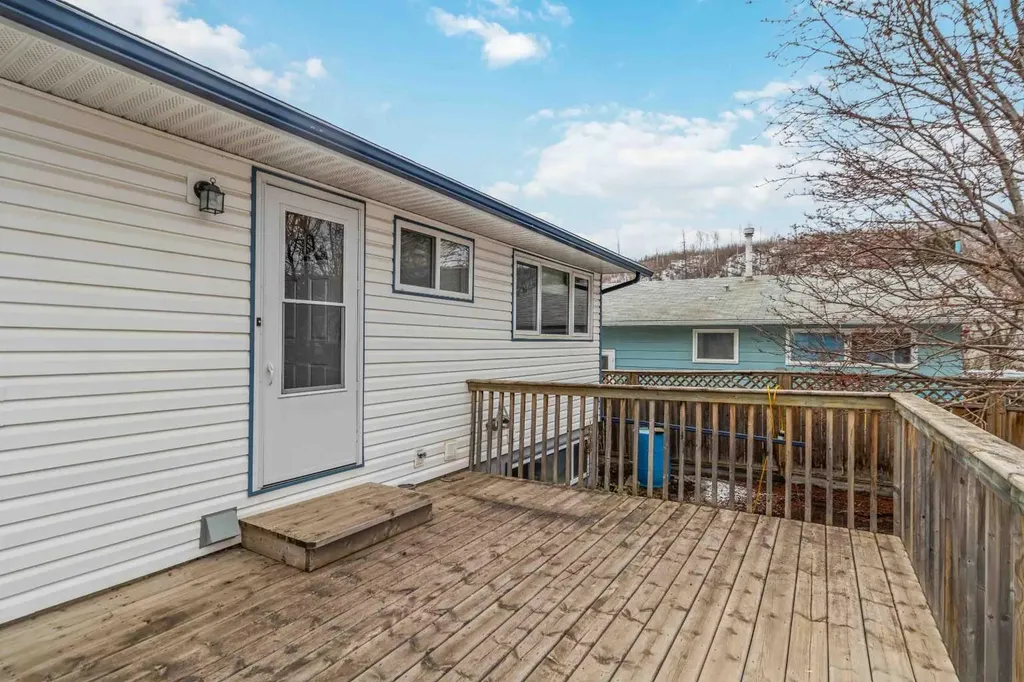 23 Clark Crescent Fort Mcmurray AB T9H 1M8