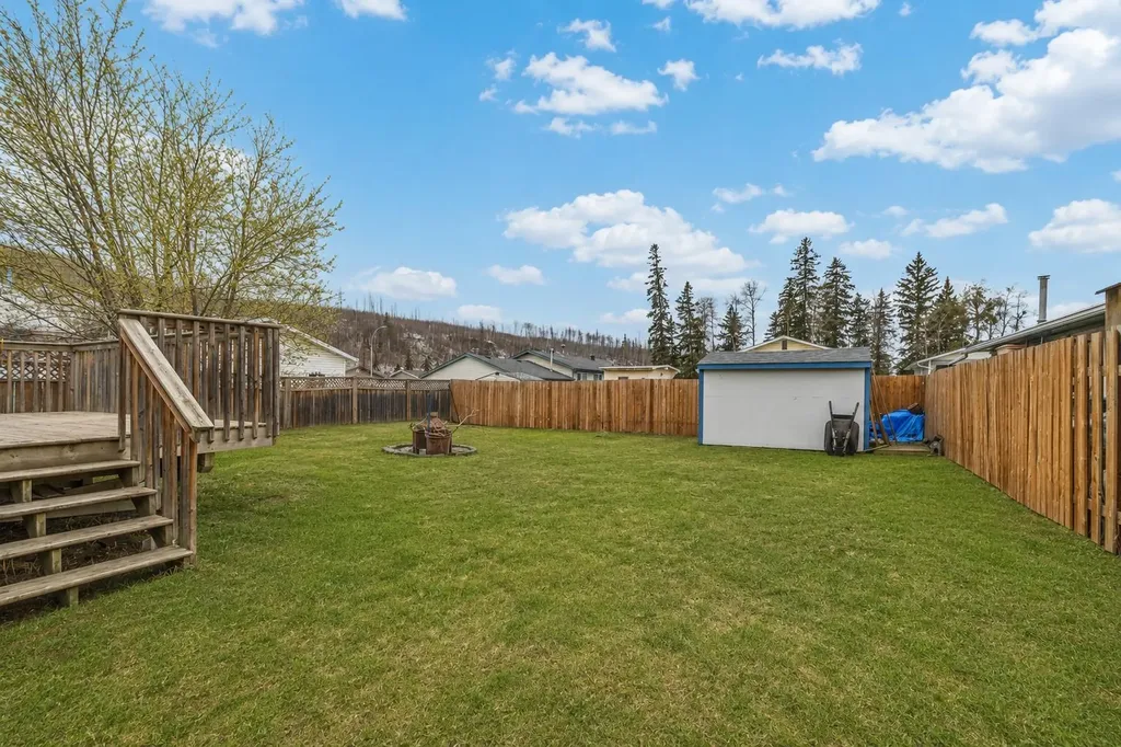 23 Clark Crescent Fort Mcmurray AB T9H 1M8