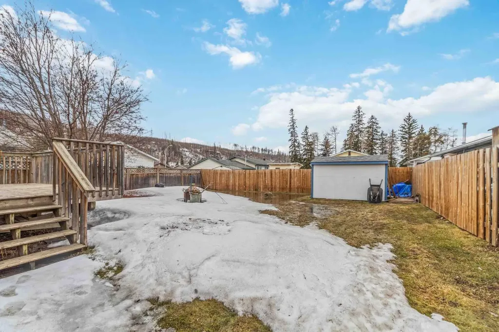 23 Clark Crescent Fort Mcmurray AB T9H 1M8