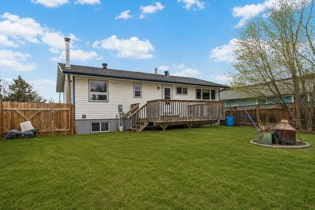 23 Clark Crescent Fort Mcmurray AB T9H 1M8