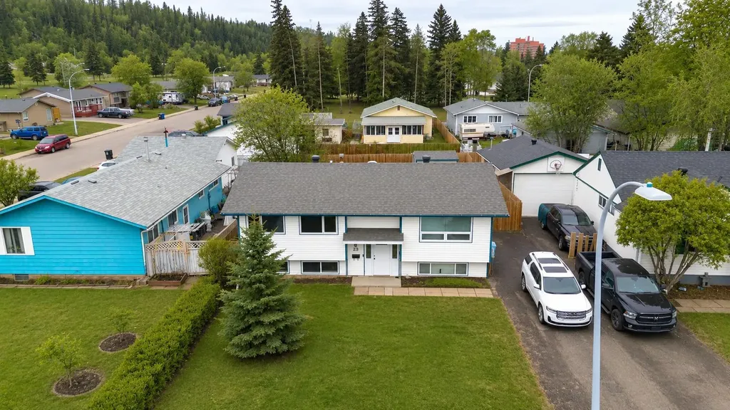 23 Clark Crescent Fort Mcmurray AB T9H 1M8