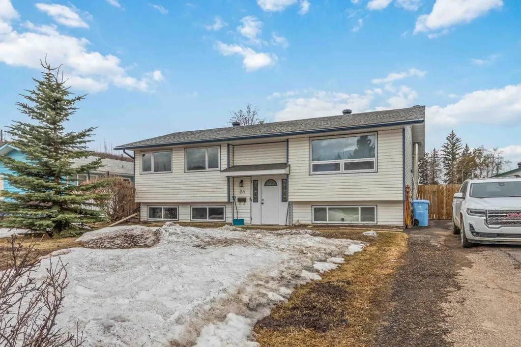 23 Clark Crescent Fort Mcmurray AB T9H 1M8
