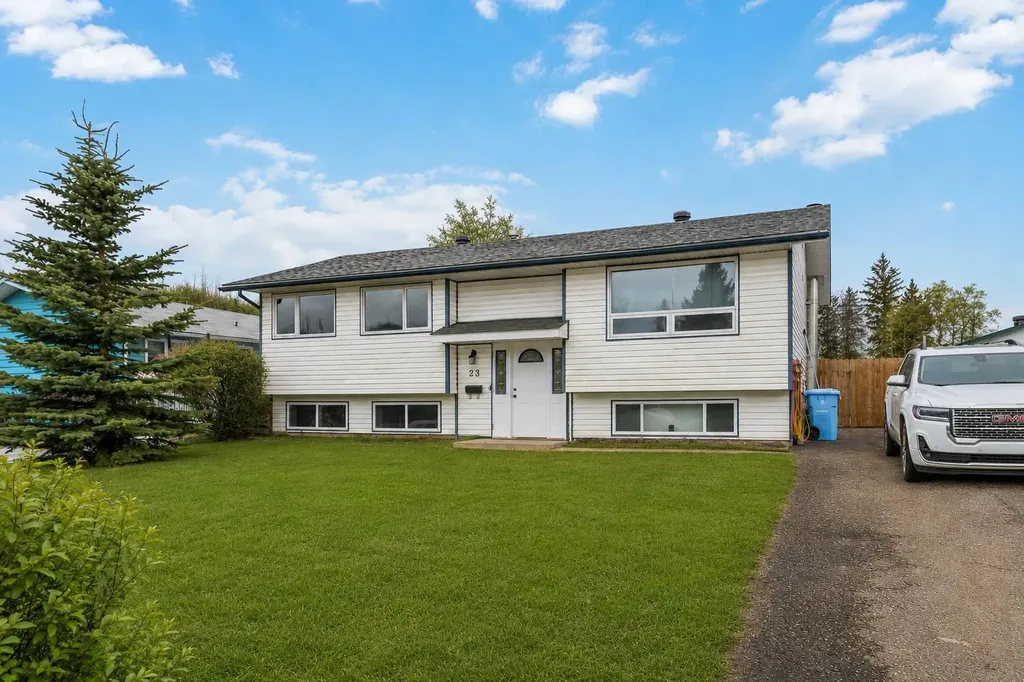 23 Clark Crescent Fort Mcmurray AB T9H 1M8