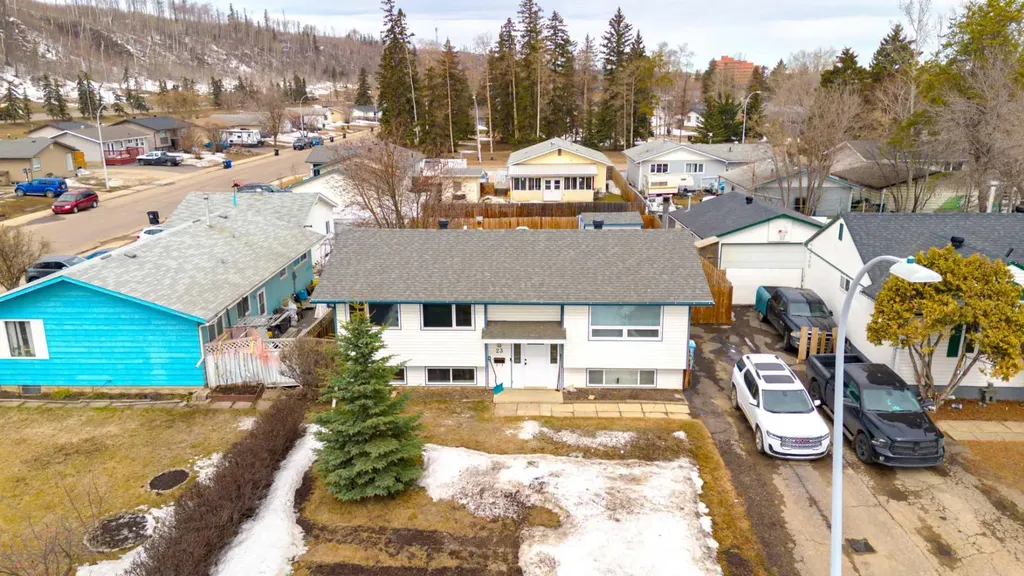 23 Clark Crescent Fort Mcmurray AB T9H 1M8