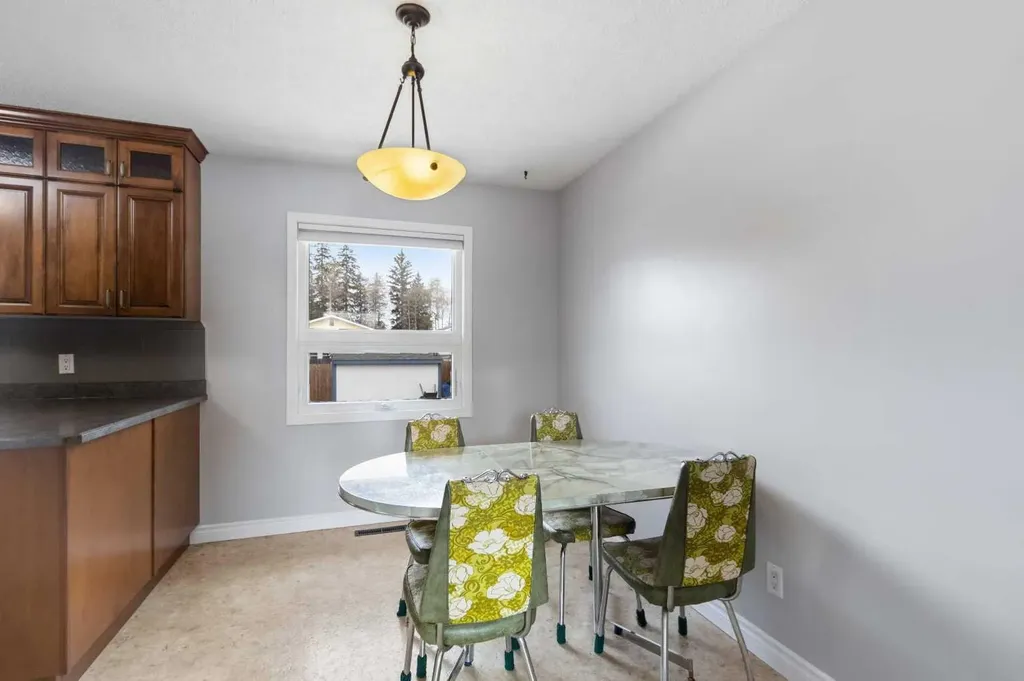 23 Clark Crescent Fort Mcmurray AB T9H 1M8