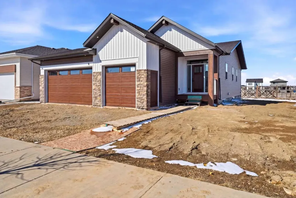8 Tipping Avenue Red Deer AB T4P0Y9