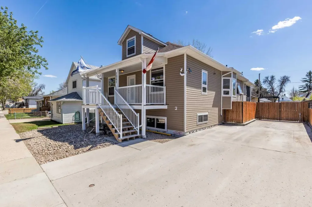 1061 Ross Street SE Medicine Hat AB T1A 0Y2