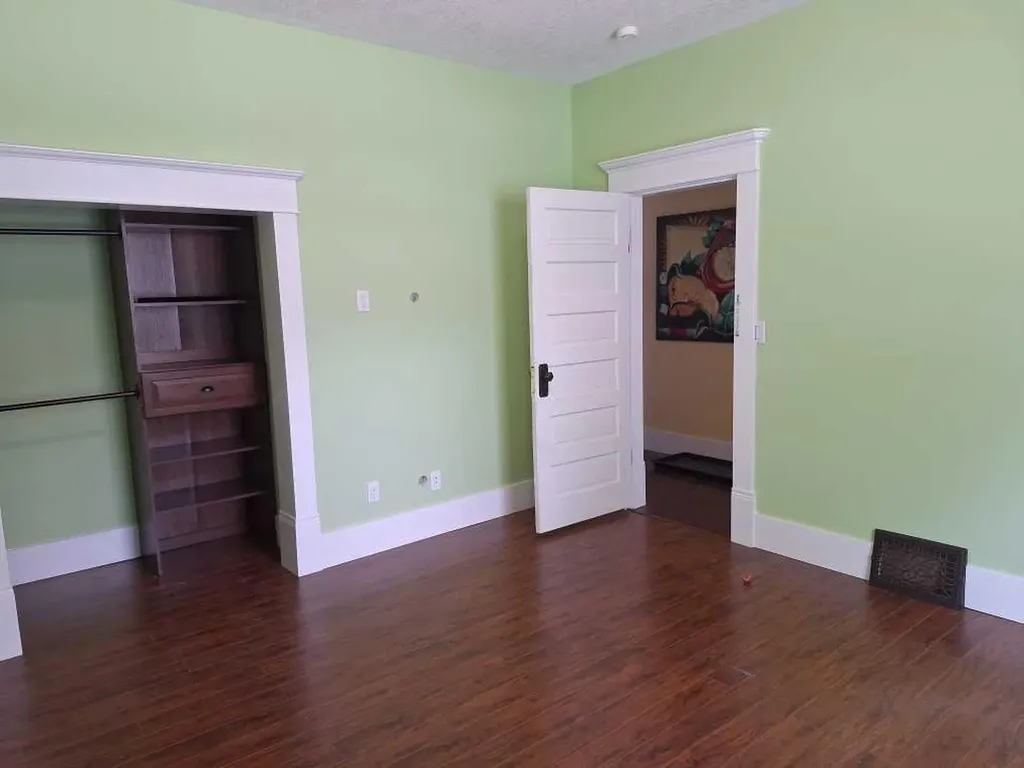 1061 Ross Street SE Medicine Hat AB T1A 0Y2