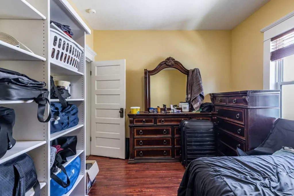 1061 Ross Street SE Medicine Hat AB T1A 0Y2