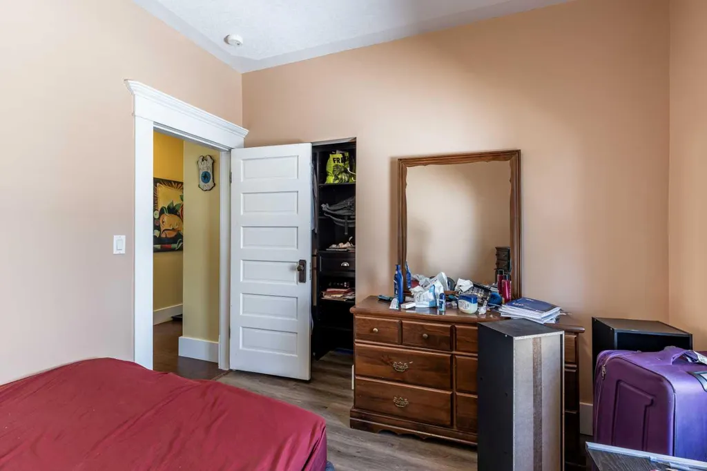 1061 Ross Street SE Medicine Hat AB T1A 0Y2