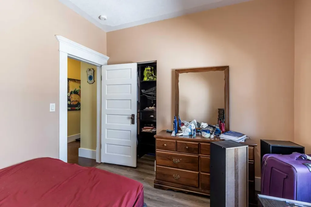 1061 Ross Street SE Medicine Hat AB T1A 0Y2