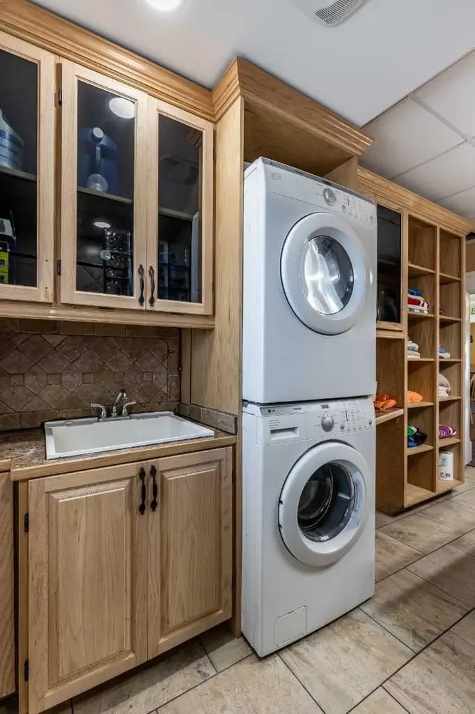1061 Ross Street SE Medicine Hat AB T1A 0Y2