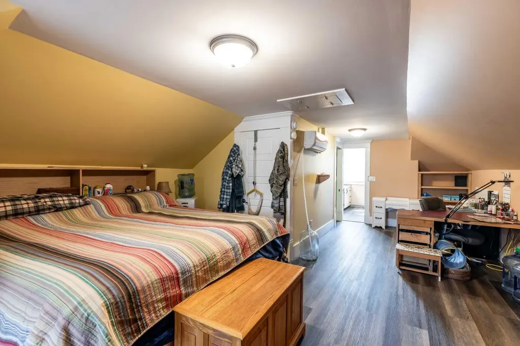 1061 Ross Street SE Medicine Hat AB T1A 0Y2