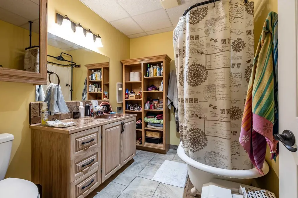 1061 Ross Street SE Medicine Hat AB T1A 0Y2