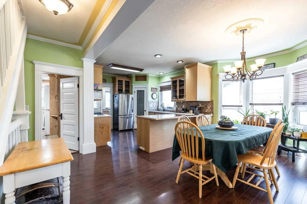 1061 Ross Street SE Medicine Hat AB T1A 0Y2