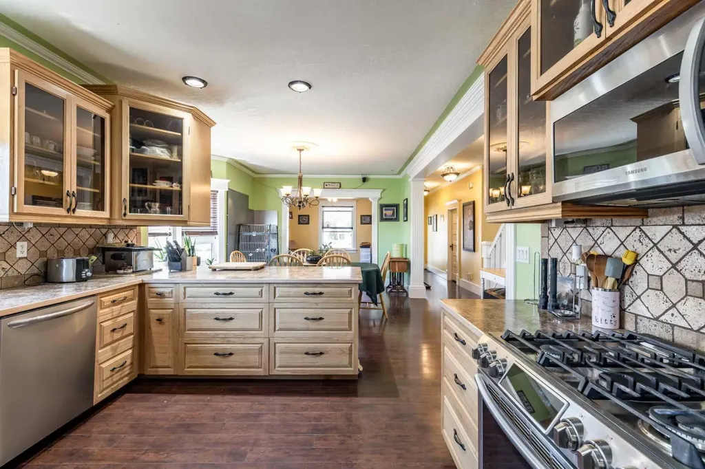 1061 Ross Street SE Medicine Hat AB T1A 0Y2