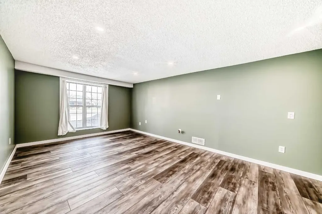 6824 Temple Drive NE Calgary AB T1Y4X8