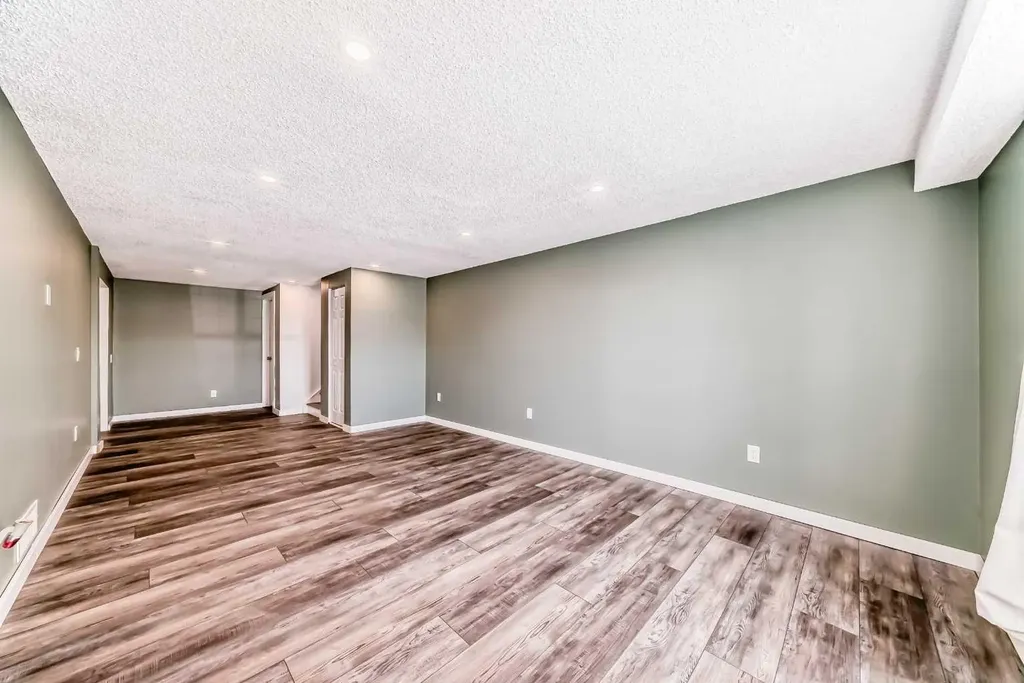 6824 Temple Drive NE Calgary AB T1Y4X8