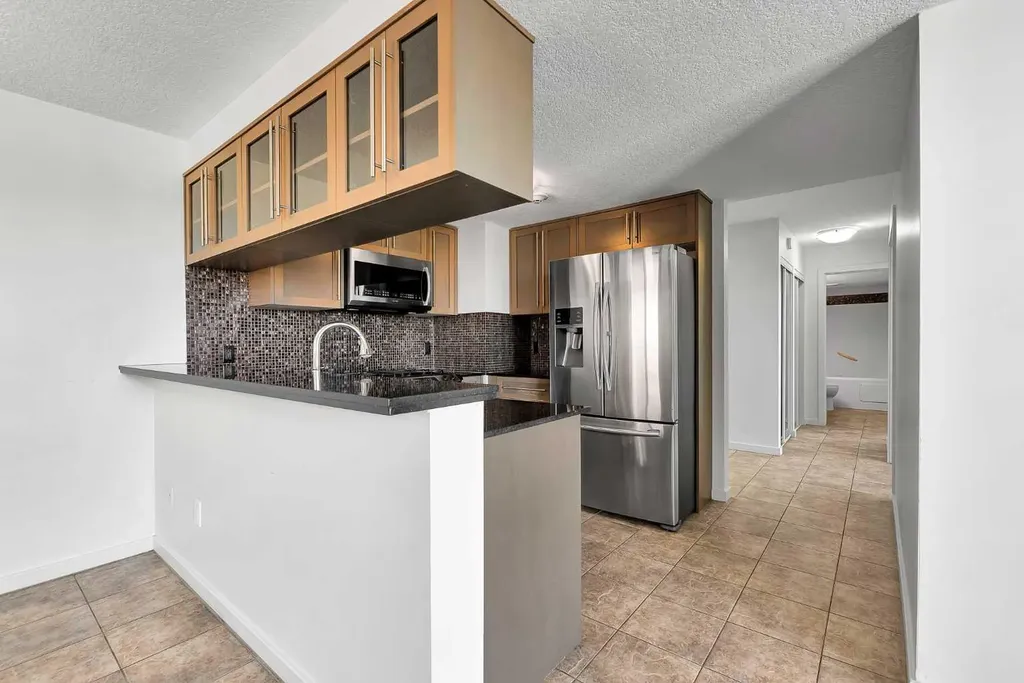429 14 Street NW Calgary AB T2N 2A3