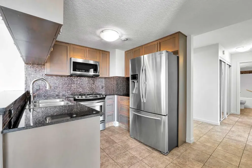 429 14 Street NW Calgary AB T2N 2A3