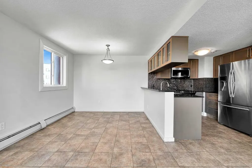 429 14 Street NW Calgary AB T2N 2A3