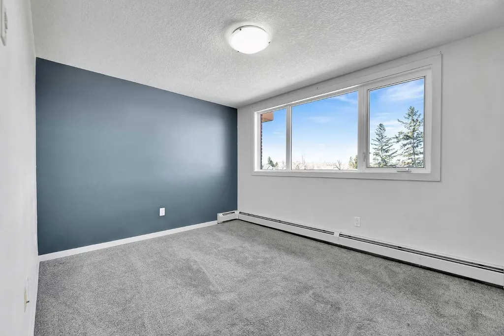 429 14 Street NW Calgary AB T2N 2A3