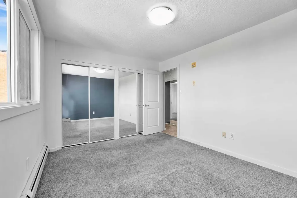429 14 Street NW Calgary AB T2N 2A3