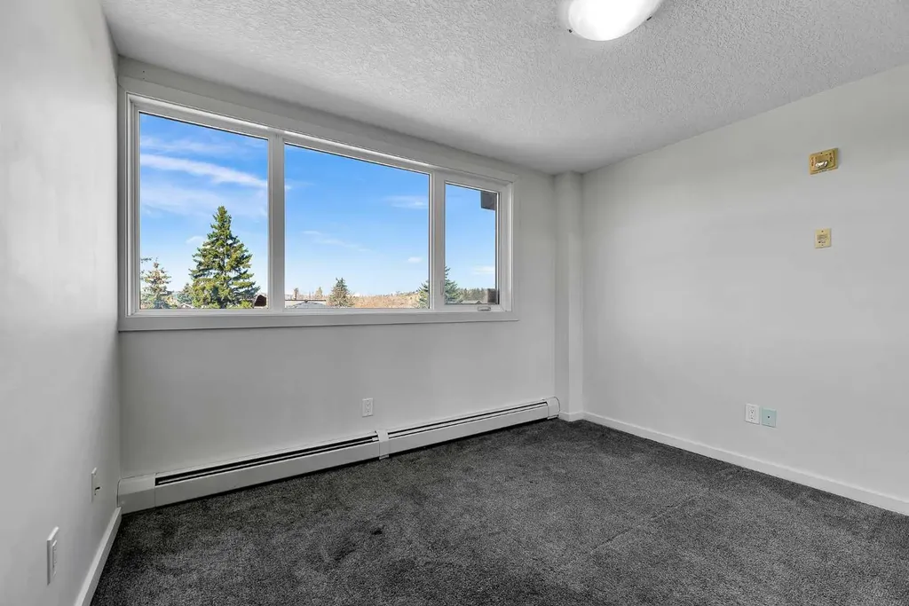 429 14 Street NW Calgary AB T2N 2A3