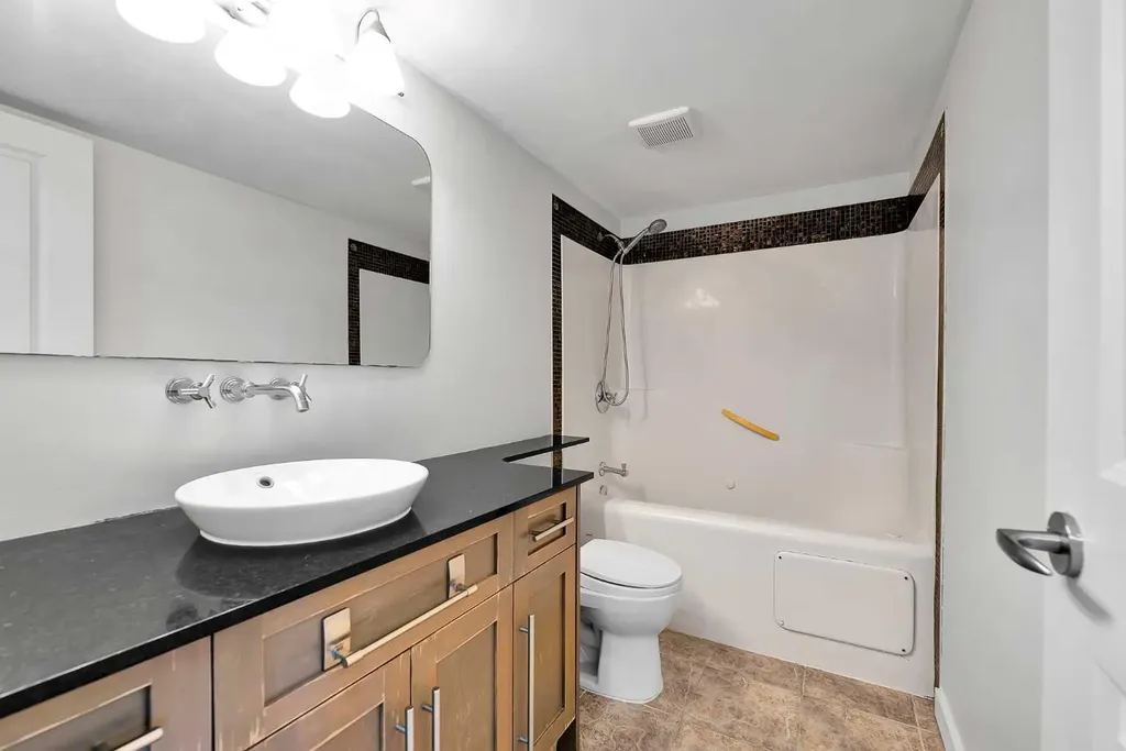 429 14 Street NW Calgary AB T2N 2A3