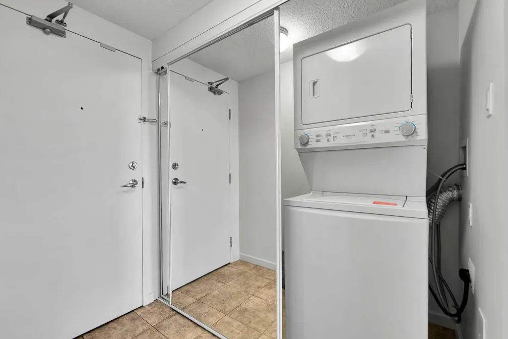 429 14 Street NW Calgary AB T2N 2A3