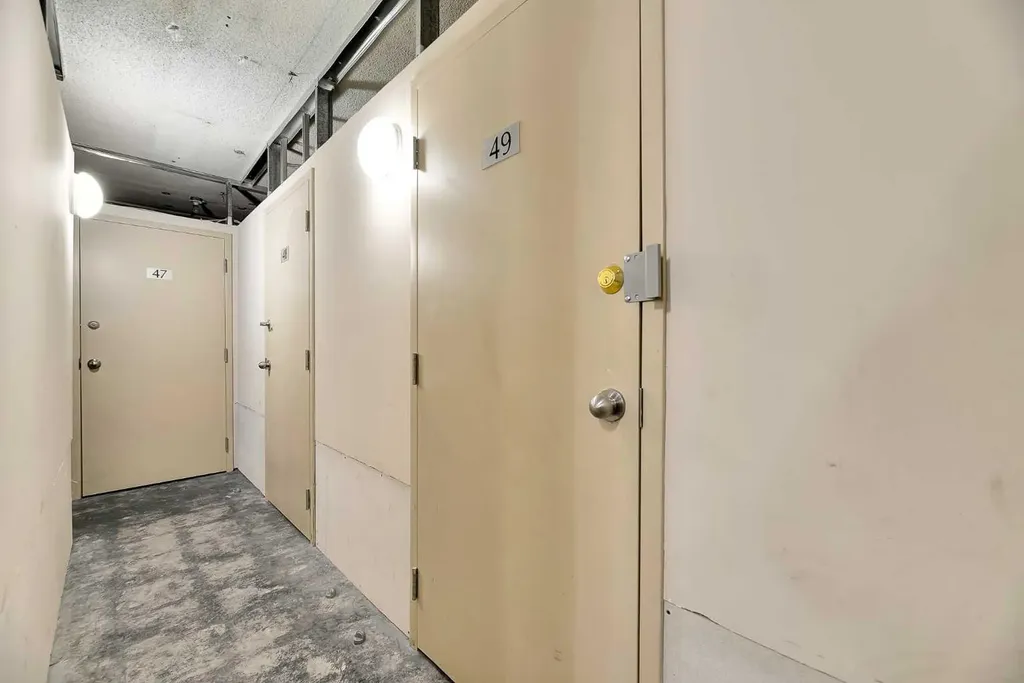 429 14 Street NW Calgary AB T2N 2A3