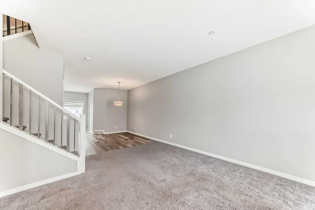 148 Howse Avenue NE Calgary AB T3P 0W1