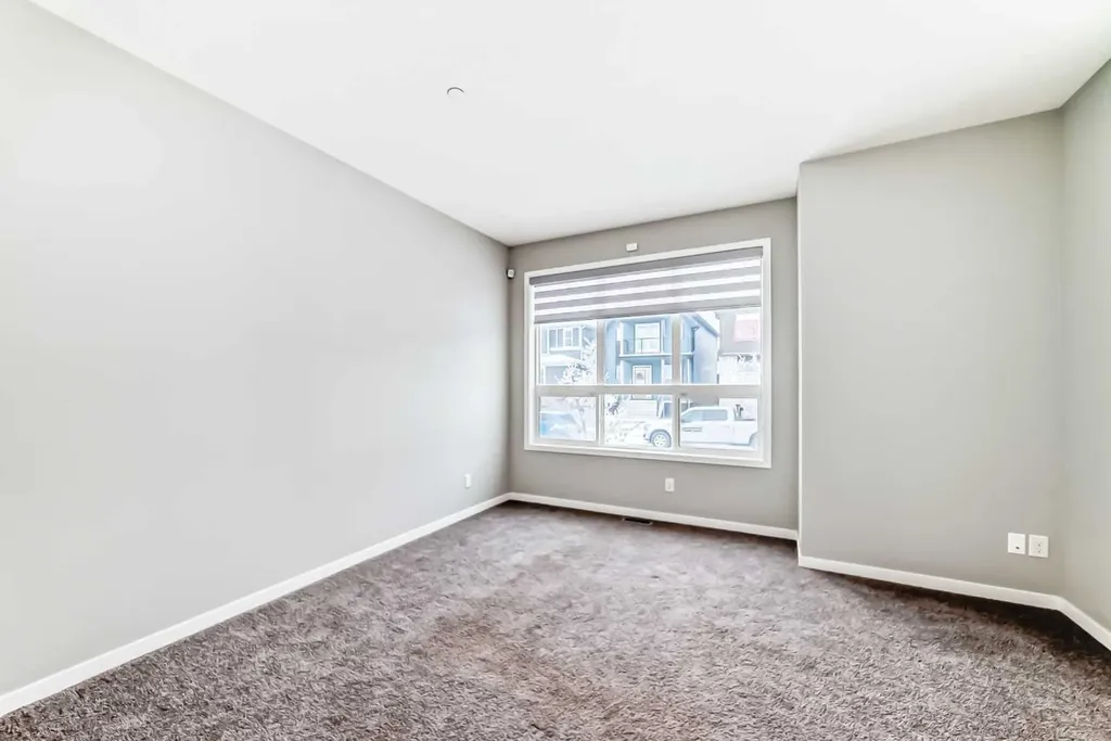 148 Howse Avenue NE Calgary AB T3P 0W1