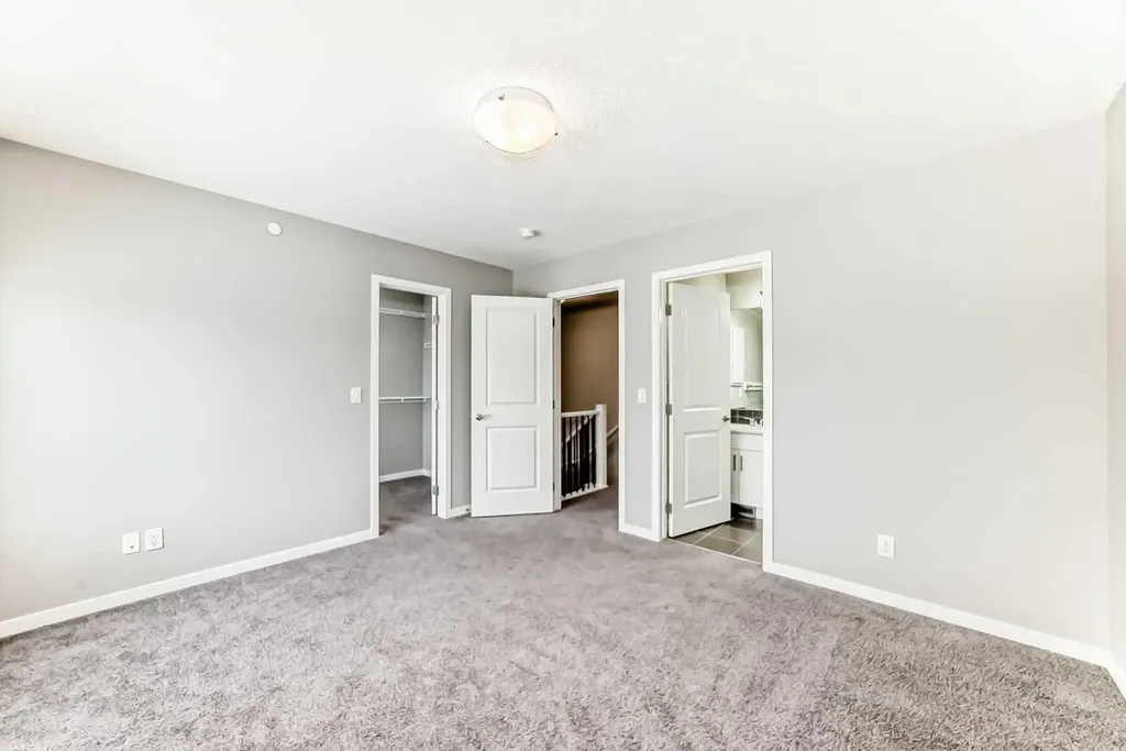 148 Howse Avenue NE Calgary AB T3P 0W1