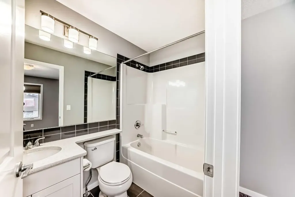 148 Howse Avenue NE Calgary AB T3P 0W1