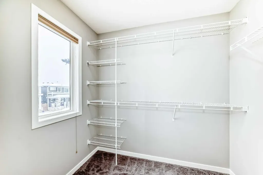 148 Howse Avenue NE Calgary AB T3P 0W1