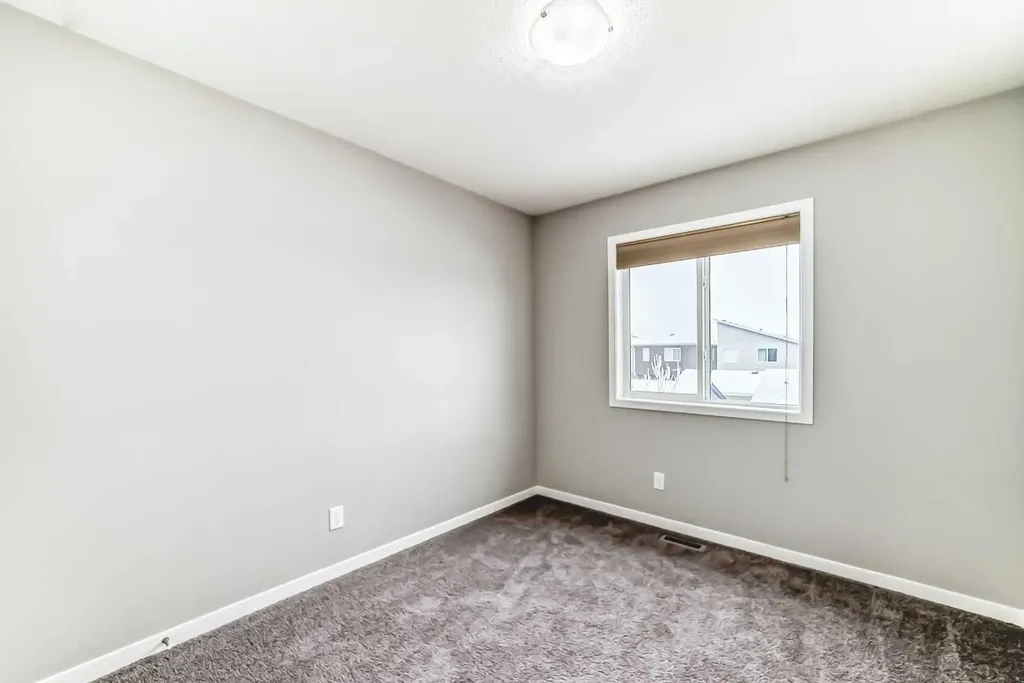 148 Howse Avenue NE Calgary AB T3P 0W1