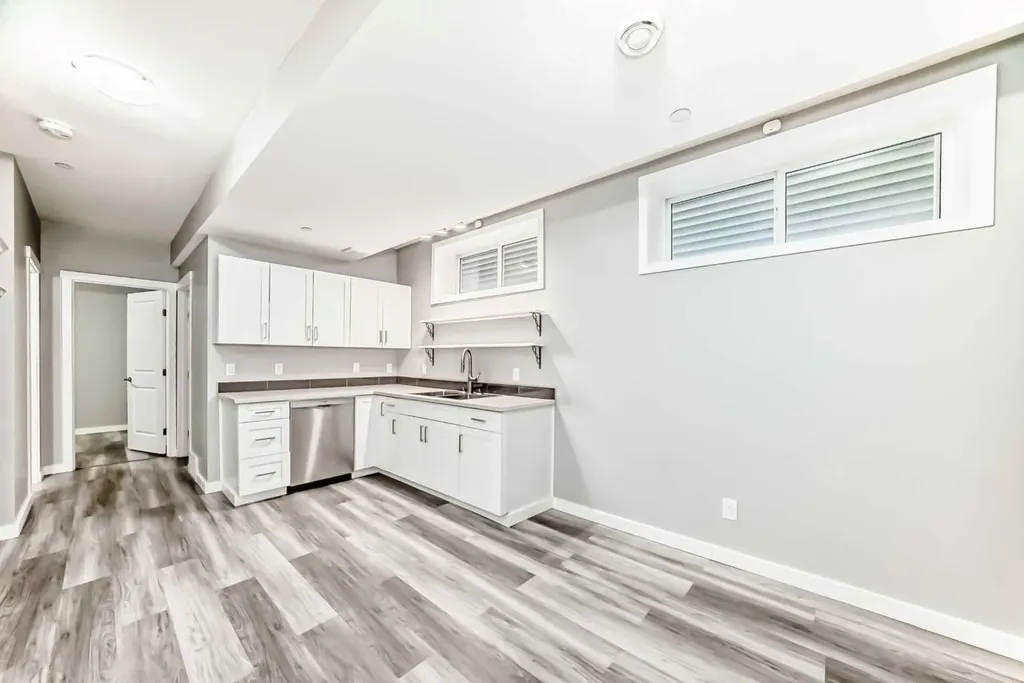 148 Howse Avenue NE Calgary AB T3P 0W1