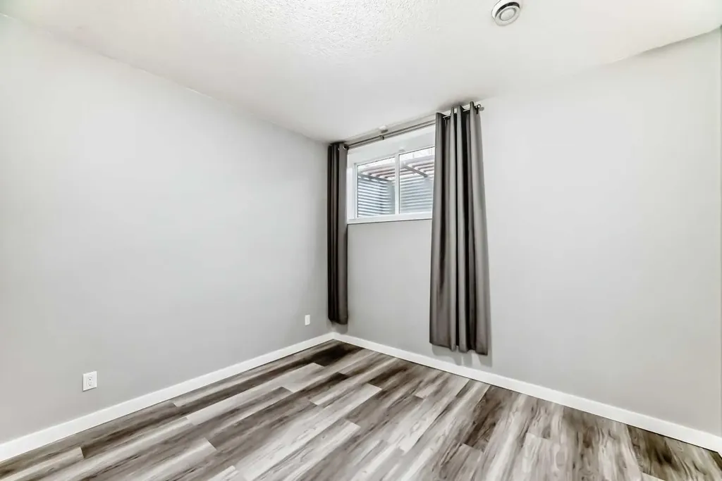 148 Howse Avenue NE Calgary AB T3P 0W1