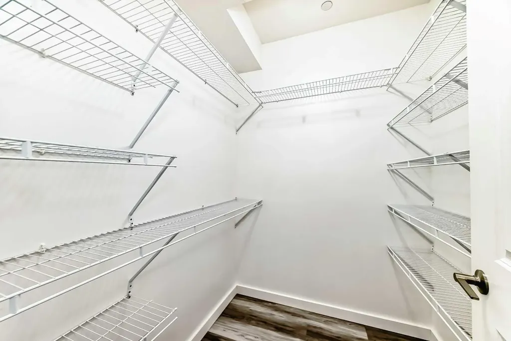148 Howse Avenue NE Calgary AB T3P 0W1
