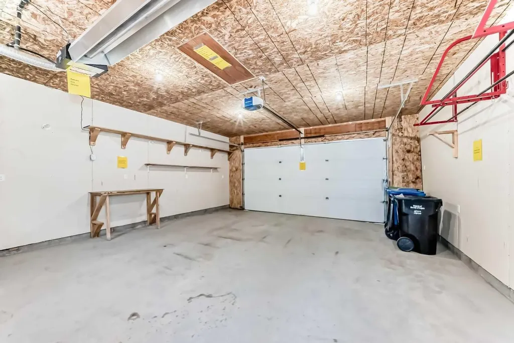 148 Howse Avenue NE Calgary AB T3P 0W1