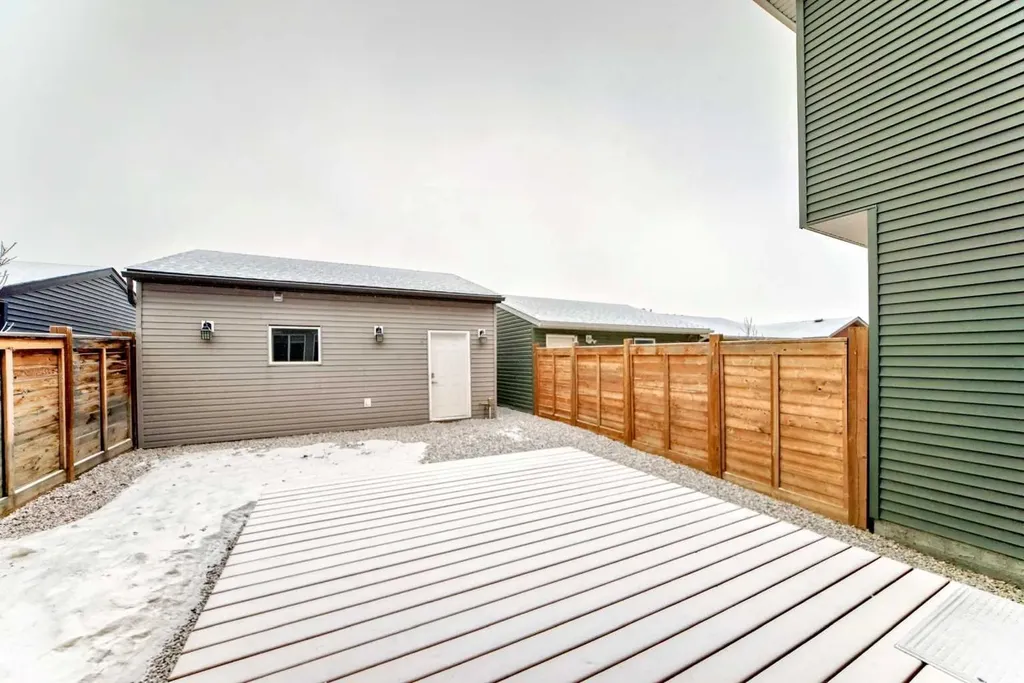148 Howse Avenue NE Calgary AB T3P 0W1