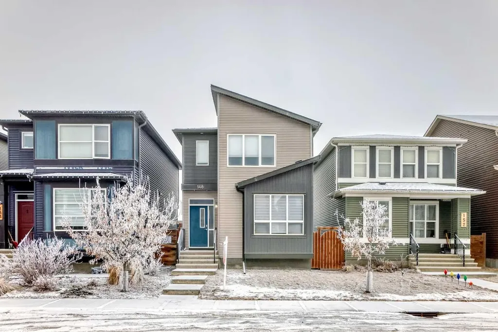 148 Howse Avenue NE Calgary AB T3P 0W1