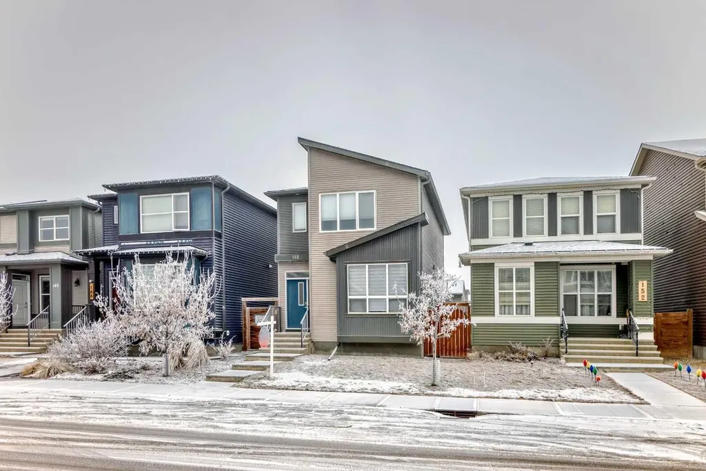 148 Howse Avenue NE Calgary AB T3P 0W1