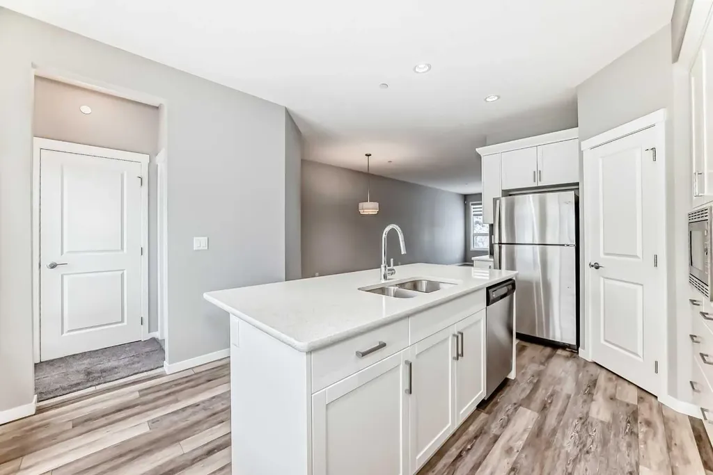 148 Howse Avenue NE Calgary AB T3P 0W1