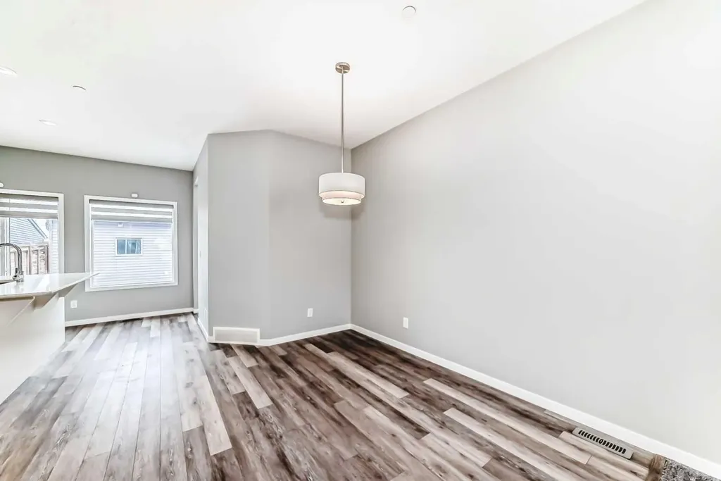 148 Howse Avenue NE Calgary AB T3P 0W1