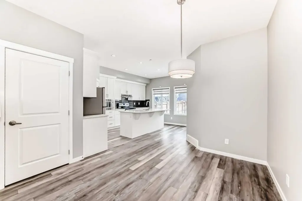 148 Howse Avenue NE Calgary AB T3P 0W1